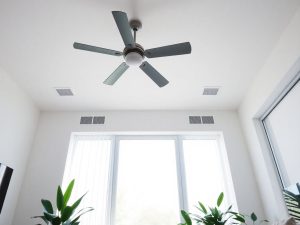 Ventilație eficientă, aer curat, casă luminoasă și modernă.